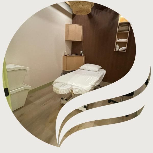 Acupuncture treatment room in Willoughby Langley